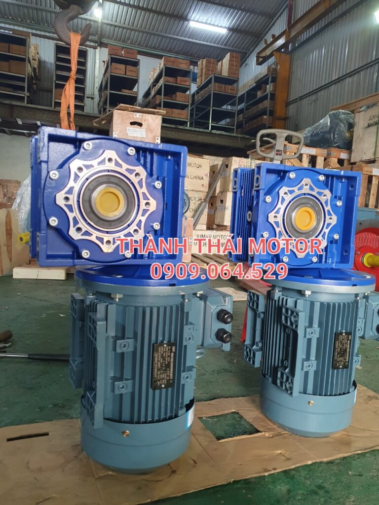 Motor giảm tốc trục vuông góc