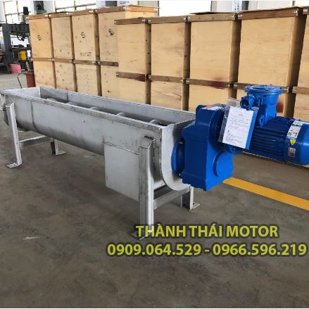 Motor lắp với hộp số giảm tốc băng tải