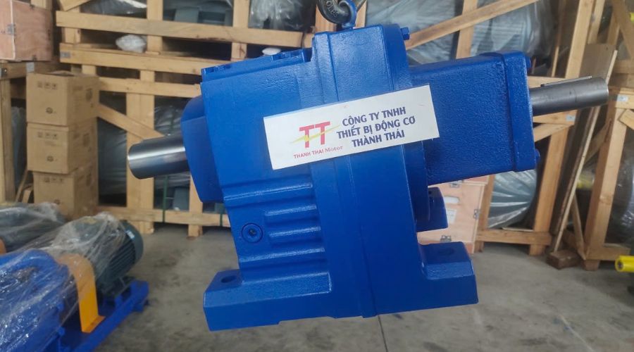 Hộp giảm tốc tải nặng trục thẳng R 15kW 20Hp trục dương